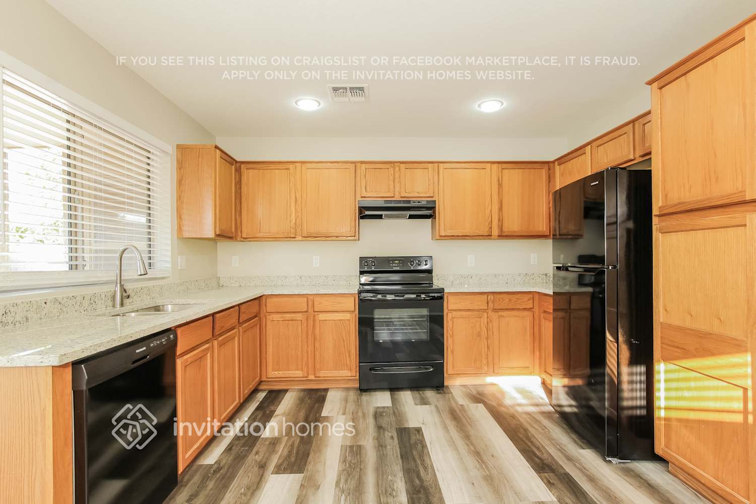 Building Photo - 16215 Los Coyotes St
