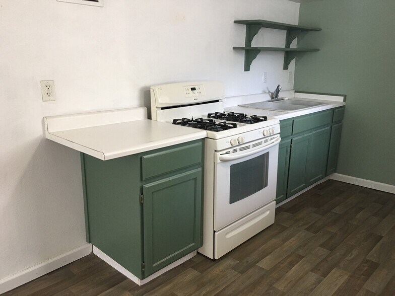 kitchen - 8032 SE Yamhill St