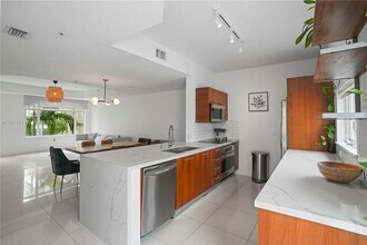 Building Photo - 2 bedroom in Aventura FL 33160