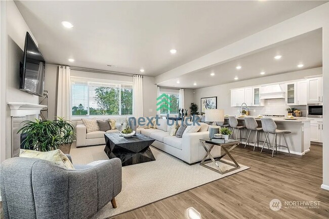 Building Photo - A fabulous 5 bedroom and 3.5 bathroom house