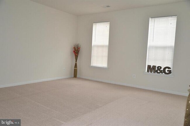 Building Photo - 43857 Kingston Station Terrace