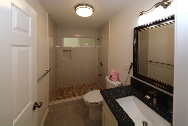 Building Photo - 4494 Sierra Dr