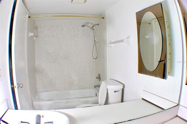 Building Photo - 5900 SW 127th Ave