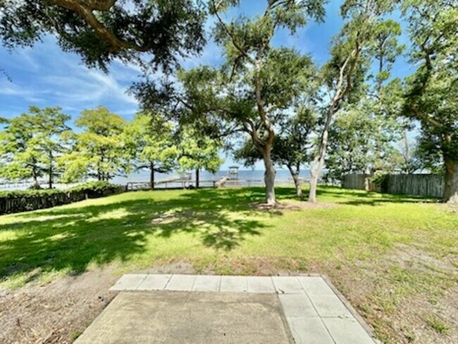 Building Photo - 2352 Bay Grove Rd