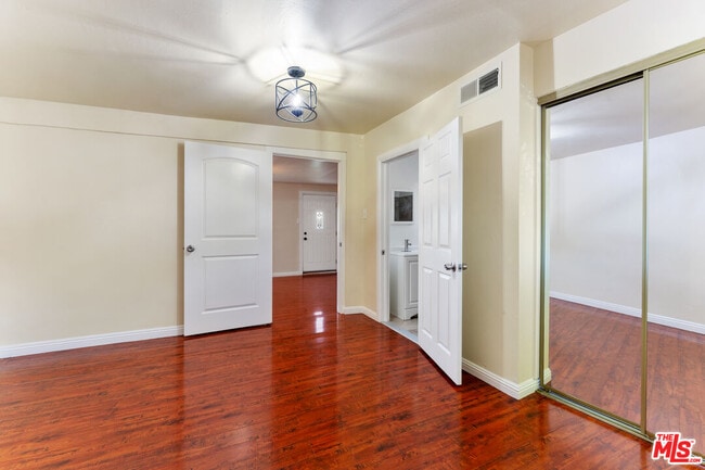 Building Photo - 2723 Ballard St