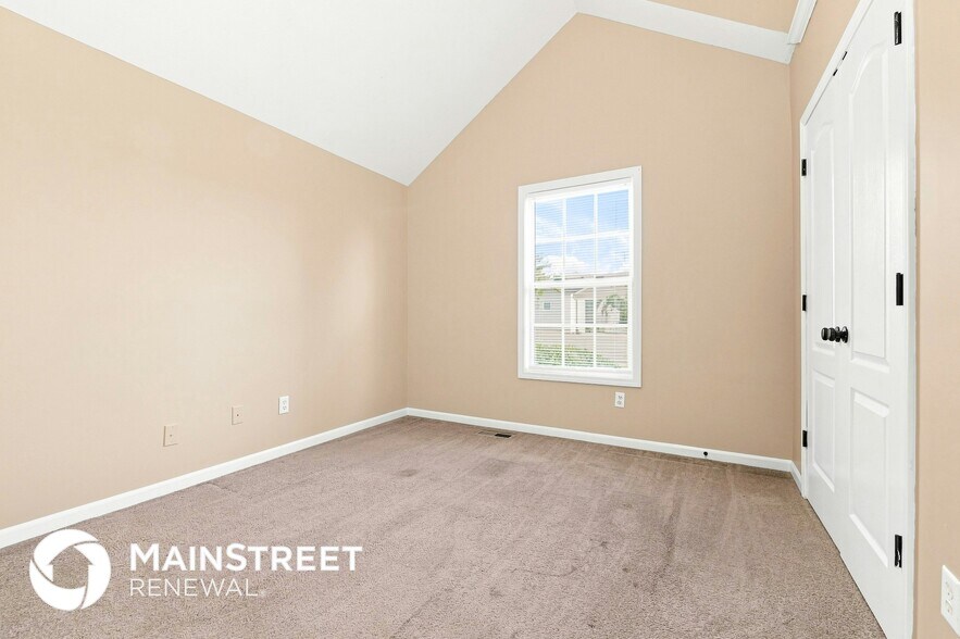 Building Photo - 12423 E 56 St