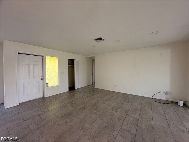 Building Photo - 334 SE 47th Terrace