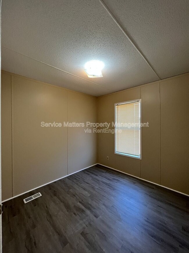 Building Photo - 4825 Douglas Dr