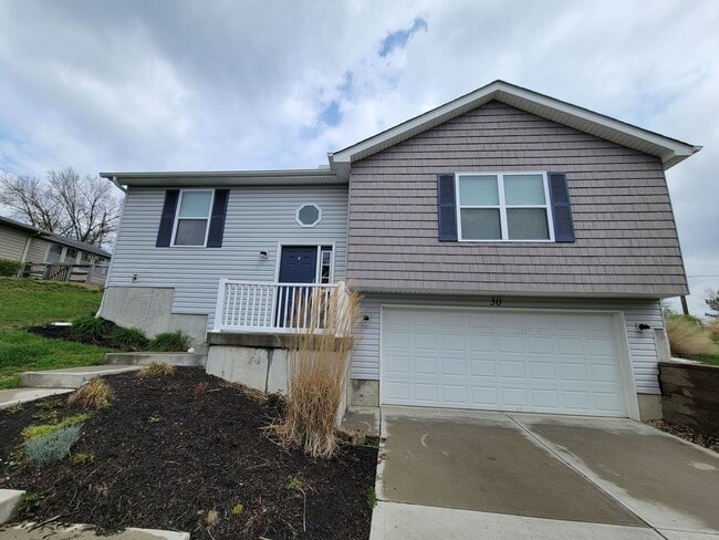 Primary Photo - 30 Leah Ct 4BR/2.5BA (Hamilton)