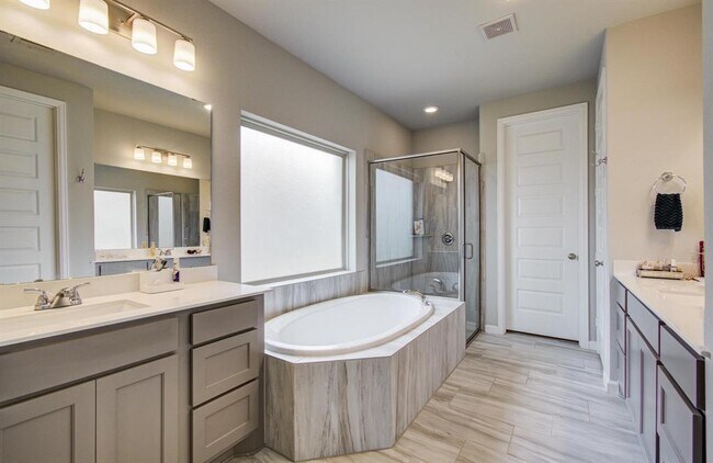 Building Photo - 4910 Morrison Dr