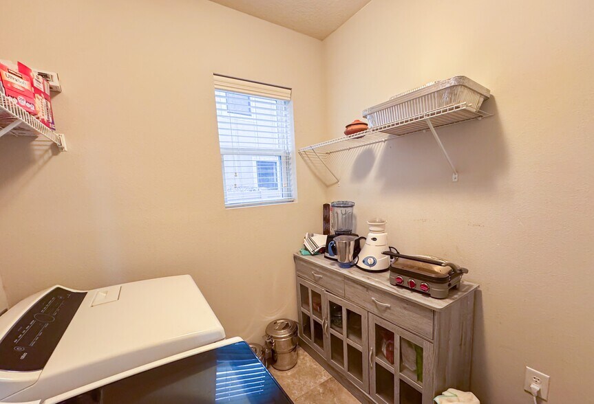 Building Photo - 19376 Roseate Dr