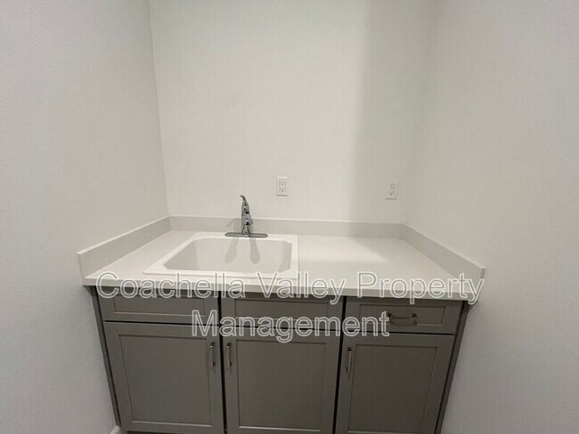 Building Photo - 12 Barolo