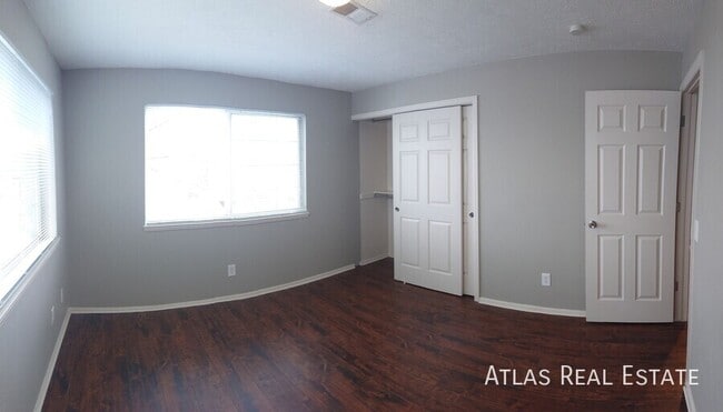 Building Photo - 13823 E Lehigh Ave