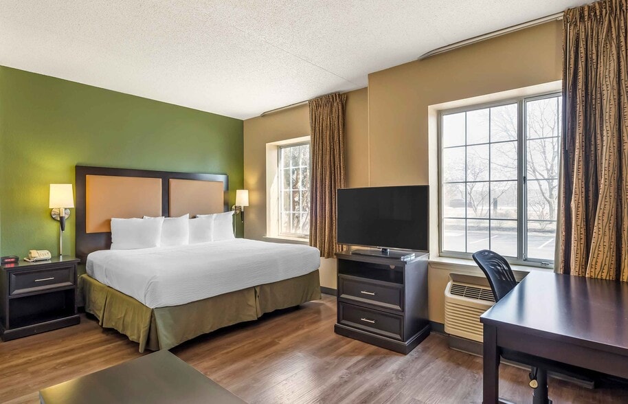 Building Photo - Furnished Studio-Chicago - Vernon Hills - ...