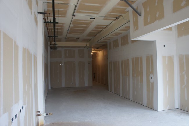 Building Photo - 4521 W Lawrence Ave