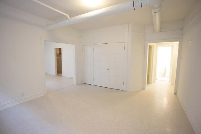 Floorplan - 5034-5046 S. Woodlawn Avenue