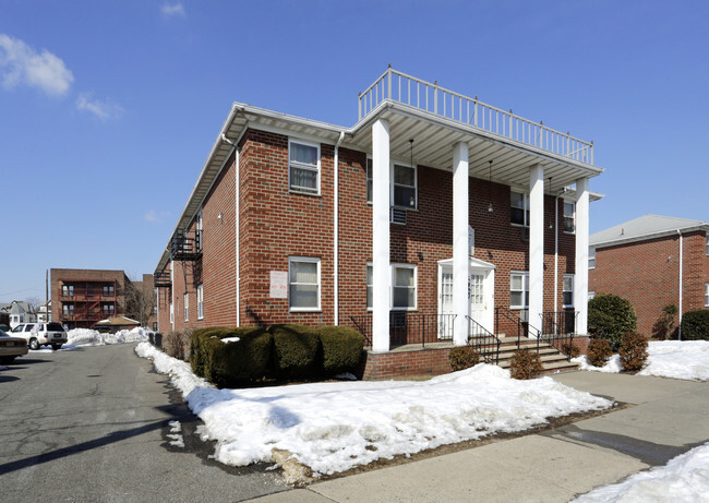 Building Photo - Jefferson Manor  II