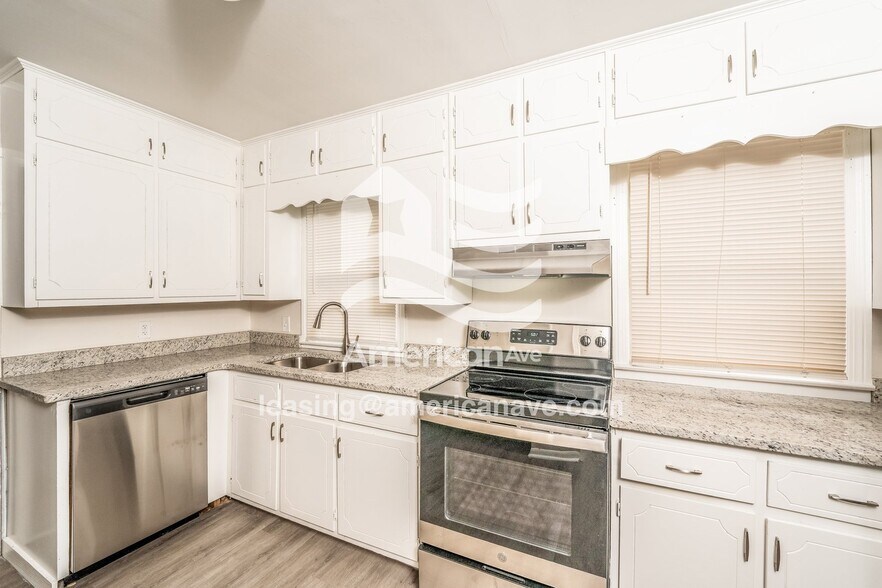 Building Photo - 5512 Ter Q