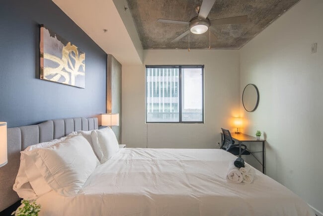 Building Photo - 814 N 4th St