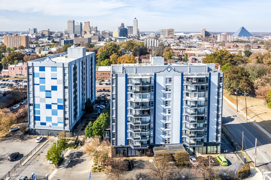 Primary Photo - Helix at the District