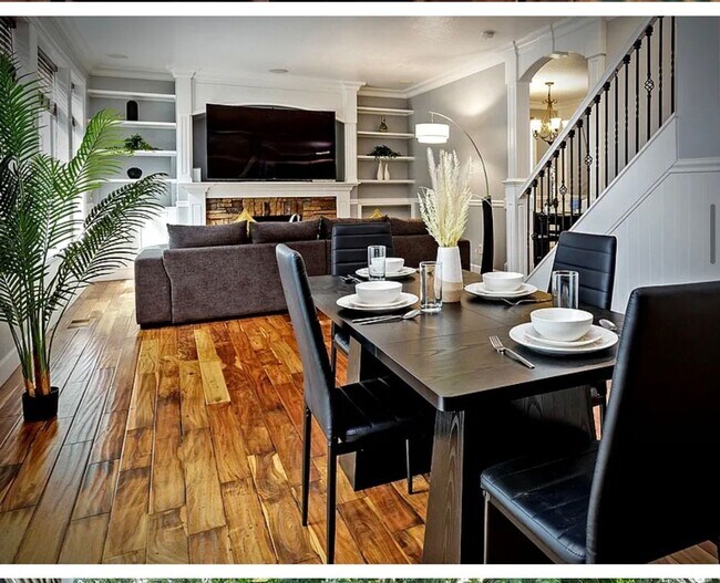 Building Photo - * FULLY FURNISHED * -3 levels, 7 bedrooms , lower level apartment with separate entrance *Home ba...