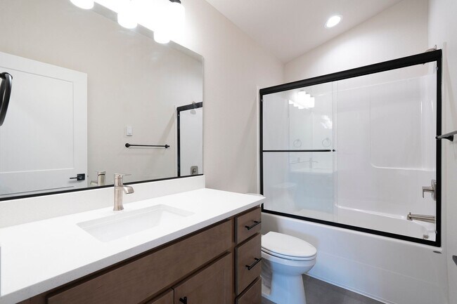 Building Photo - 2 Weeks Free W/ Approved Application By 08...