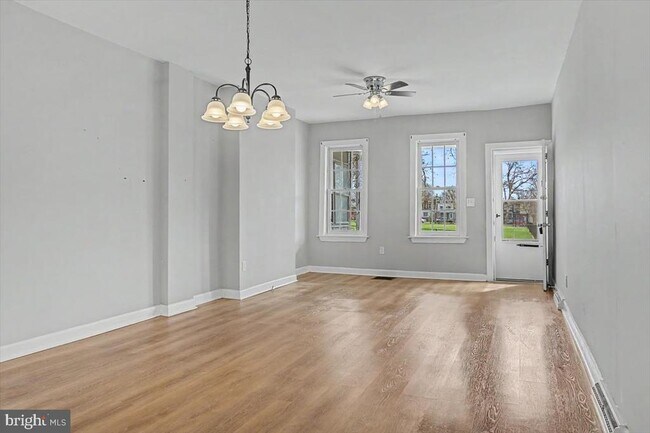 Building Photo - 203 N Dupont St