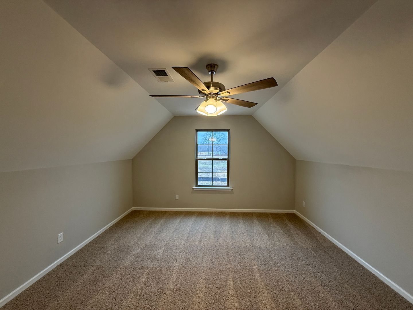 Building Photo - 1852 Bloomington Cir