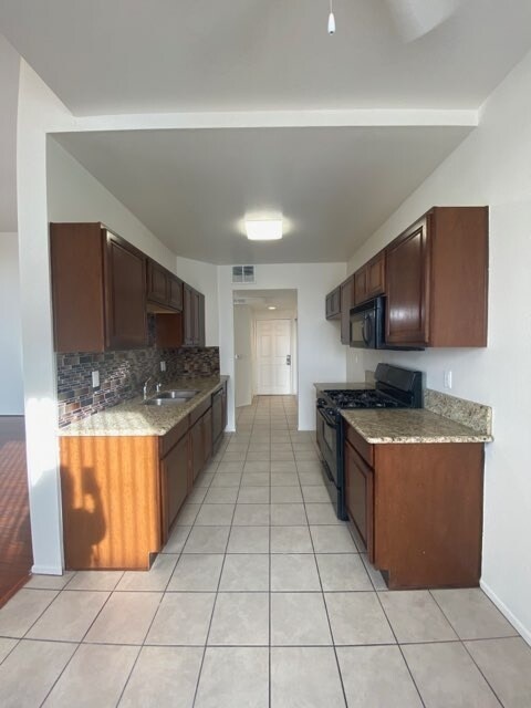 Building Photo - 4343 Whitsett Ave