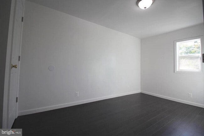 Building Photo - 523 Carlsbad Ct