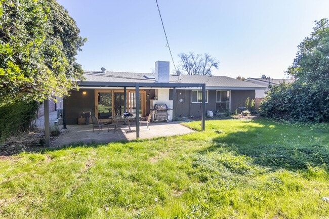 Building Photo - 9635 Gerald Ave