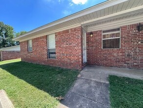 Building Photo - 410 N Joplin, Apt 1-4