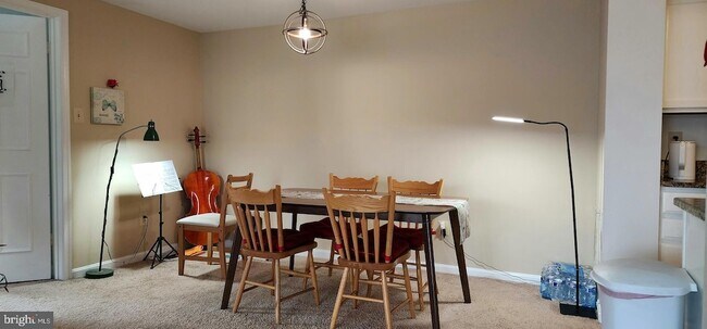 Building Photo - 10204C Ashbrooke Ct