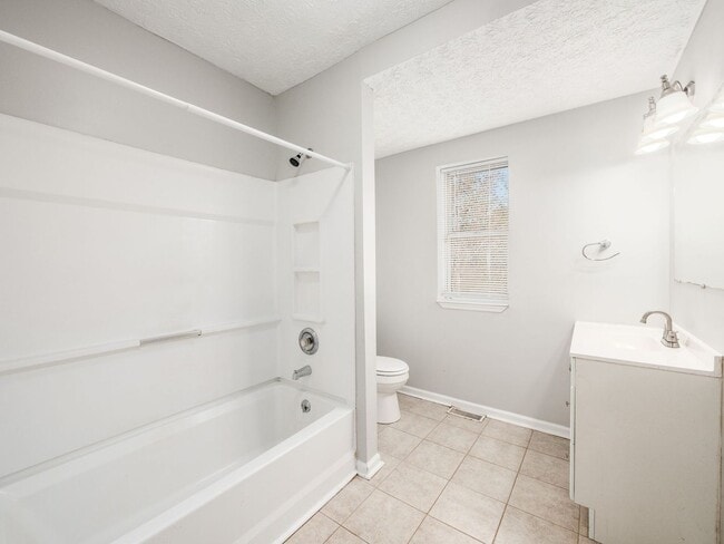 Building Photo - 421 E Mithoff St