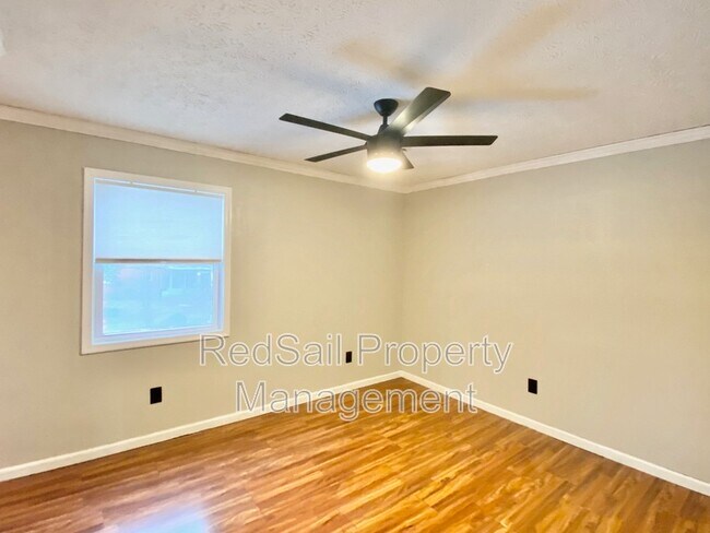 Building Photo - 107 Opal Dr