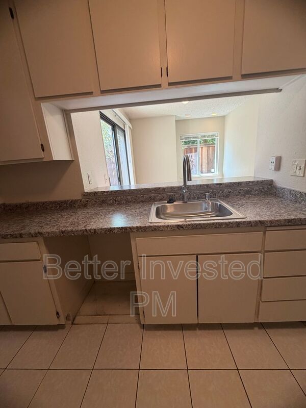 Building Photo - 2808 Tachevah Dr