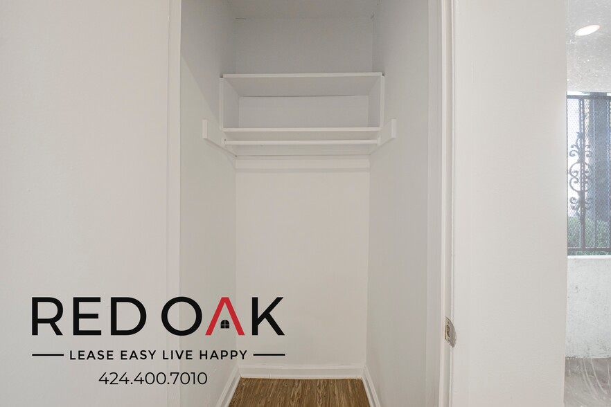 Building Photo - 501 S Mariposa Ave