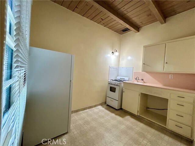 Building Photo - 440 Atascadero Rd