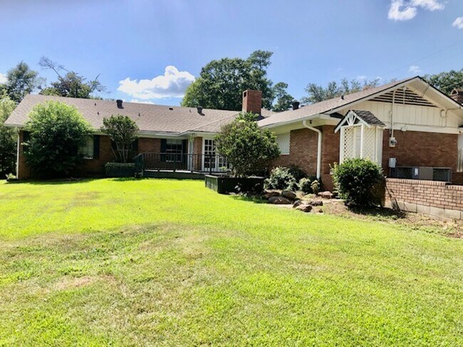 Building Photo - GORGEOUS 4/4 SOUTH HIGHLAND HOME-PIERRMONT...