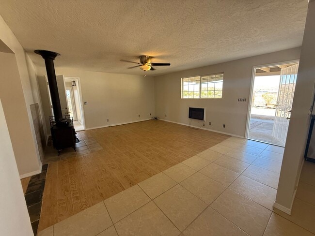 Building Photo - Charming 3 bedroom home in Apple Valley- H...
