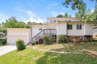 Building Photo - 9227 Chestnut Lake Dr