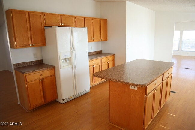 Building Photo - 5181 E Shirley Dr