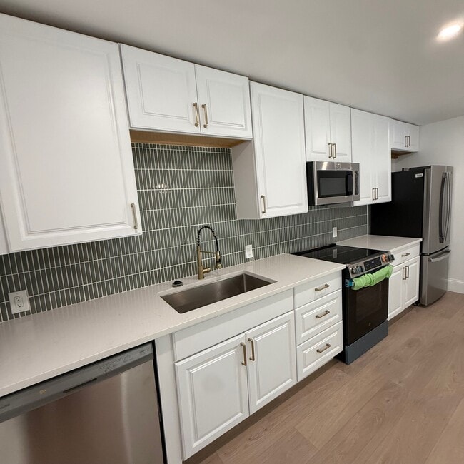 Building Photo - 7499 Pinehill Rd