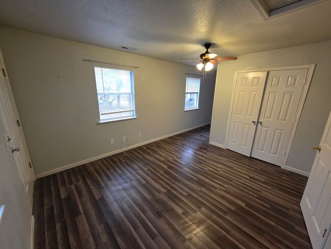 Building Photo - Recently remodeled 2-bedroom home close to...