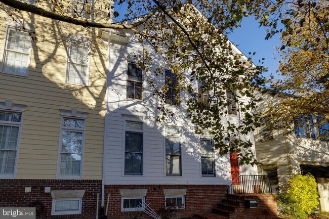 Building Photo - 303 Inspiration Ln