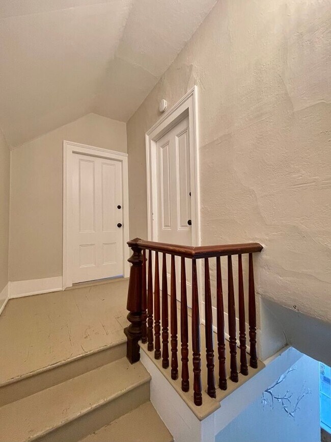 Building Photo - 1429 Elm St