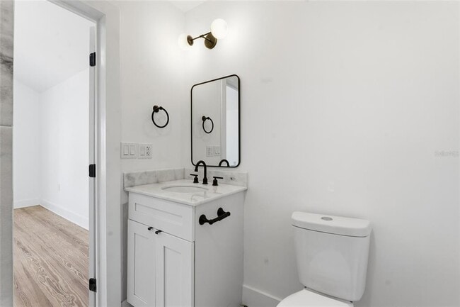 Building Photo - 326 6th Ave N