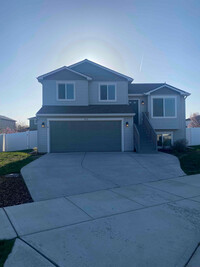 Building Photo - 816 S Hazelwood Ct
