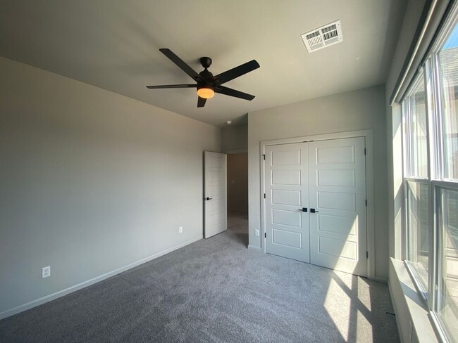 Building Photo - Beautiful contemporary 2-story home with 3...