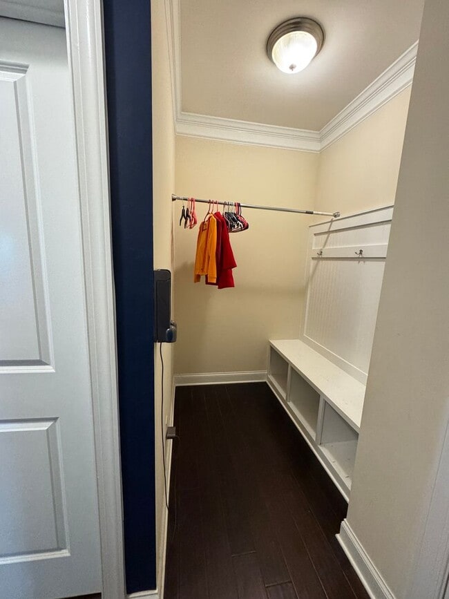 Building Photo - Sought-After Skybrook Community